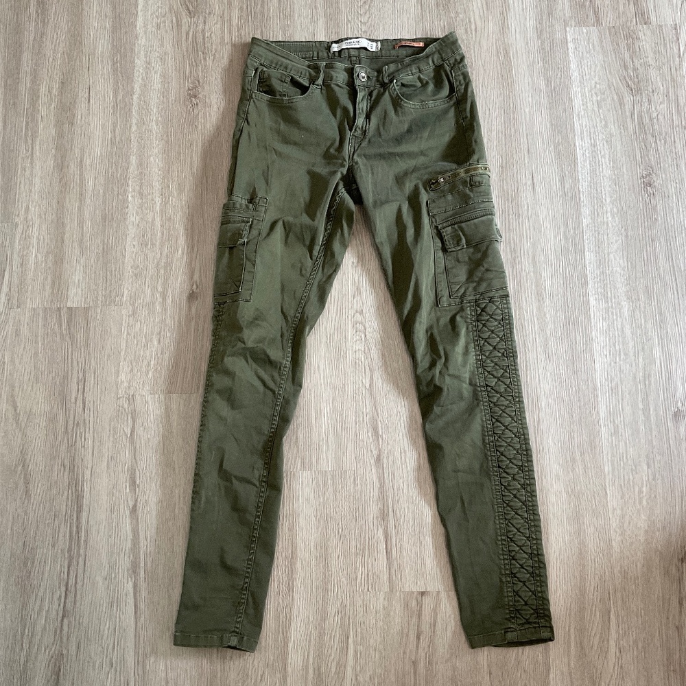 ZARA trafaluc size 04 olive green skinny jeans
